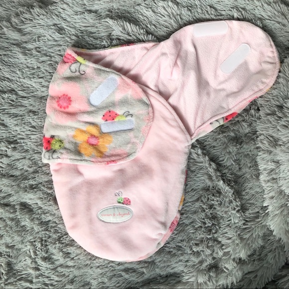 NWOT Blankets and Beyond Swaddle Pink Floral - Picture 2 of 5